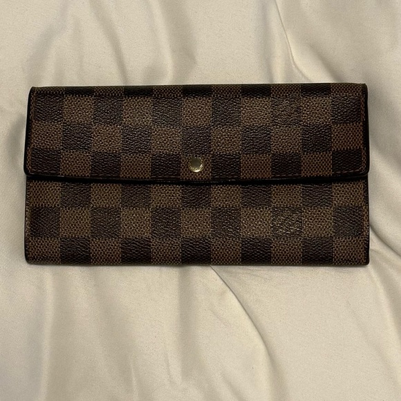 Louis Vuitton Handbags - Louis Vuitton Sarah Daimer Wallet NWOT